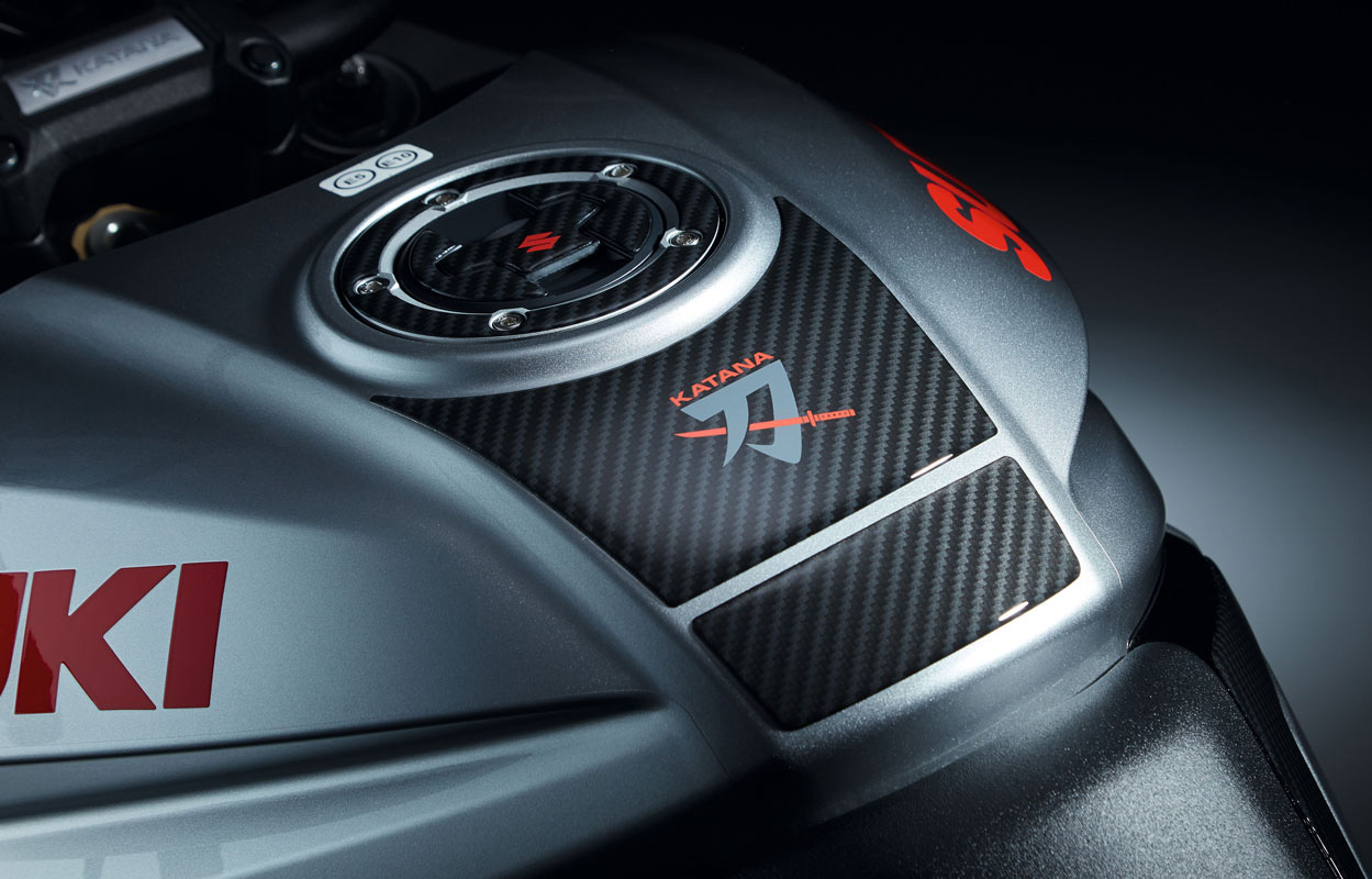 2019 新型KATANA SUZUKI タンクパッド