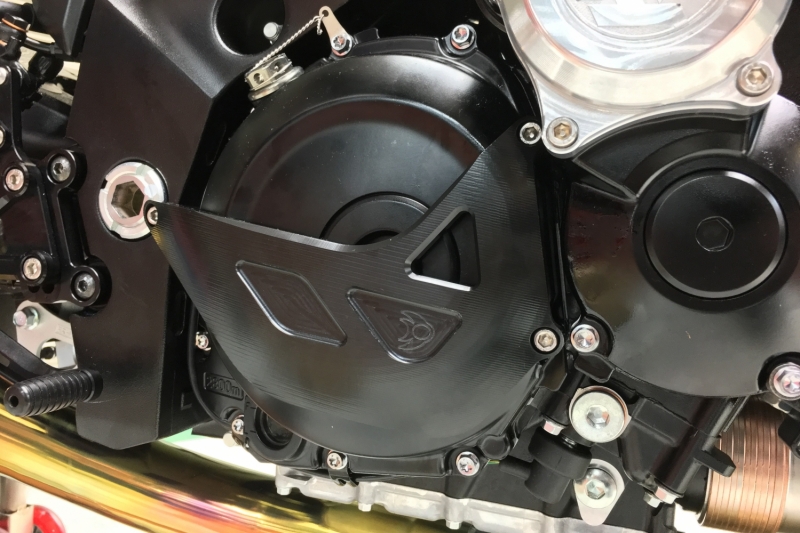 2019 新型KATANA K-FACTORY（ケイファクトリー）エンジンカバースライダー 右側