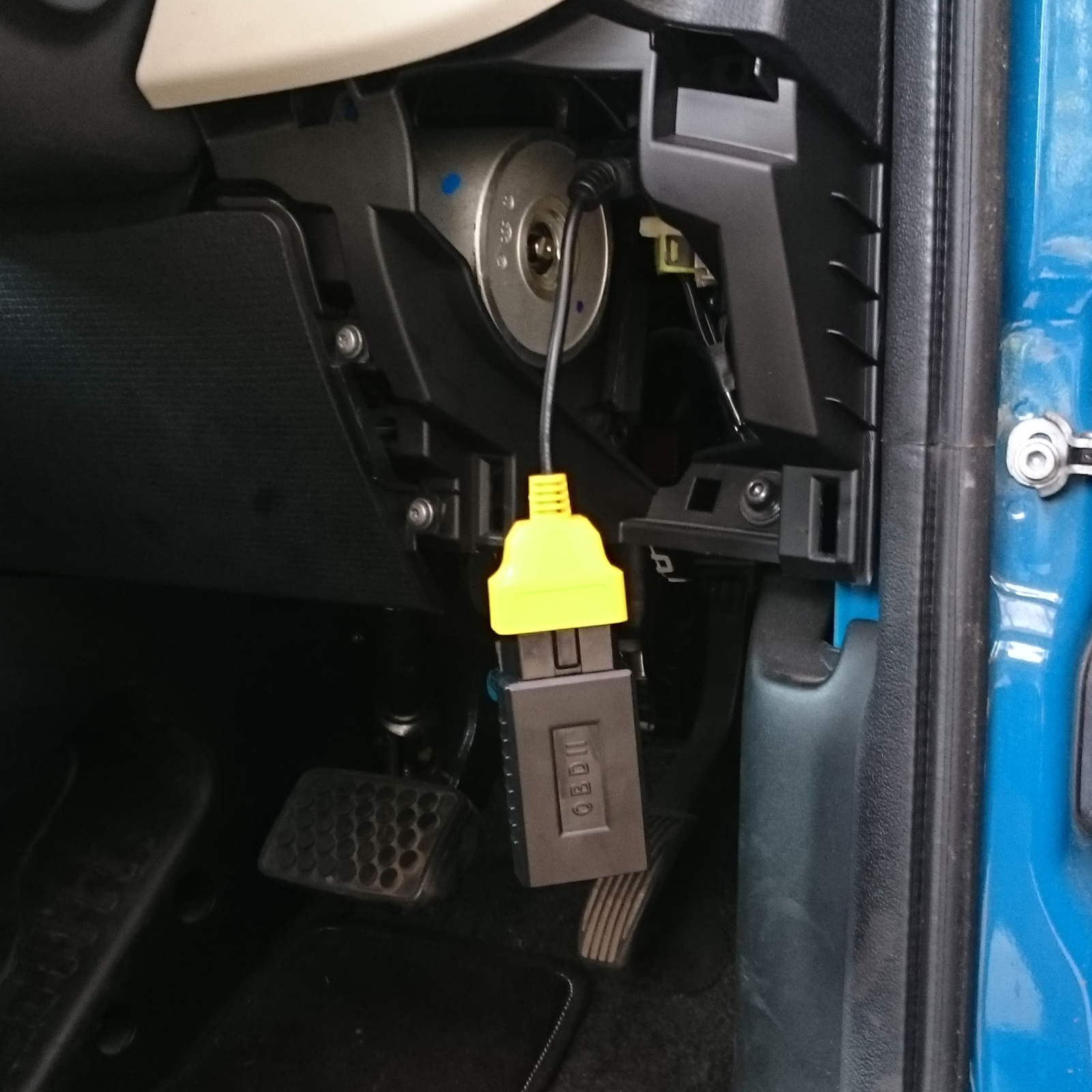 FIAT PANDA3(2013) のデイライト(DRL)を有効化