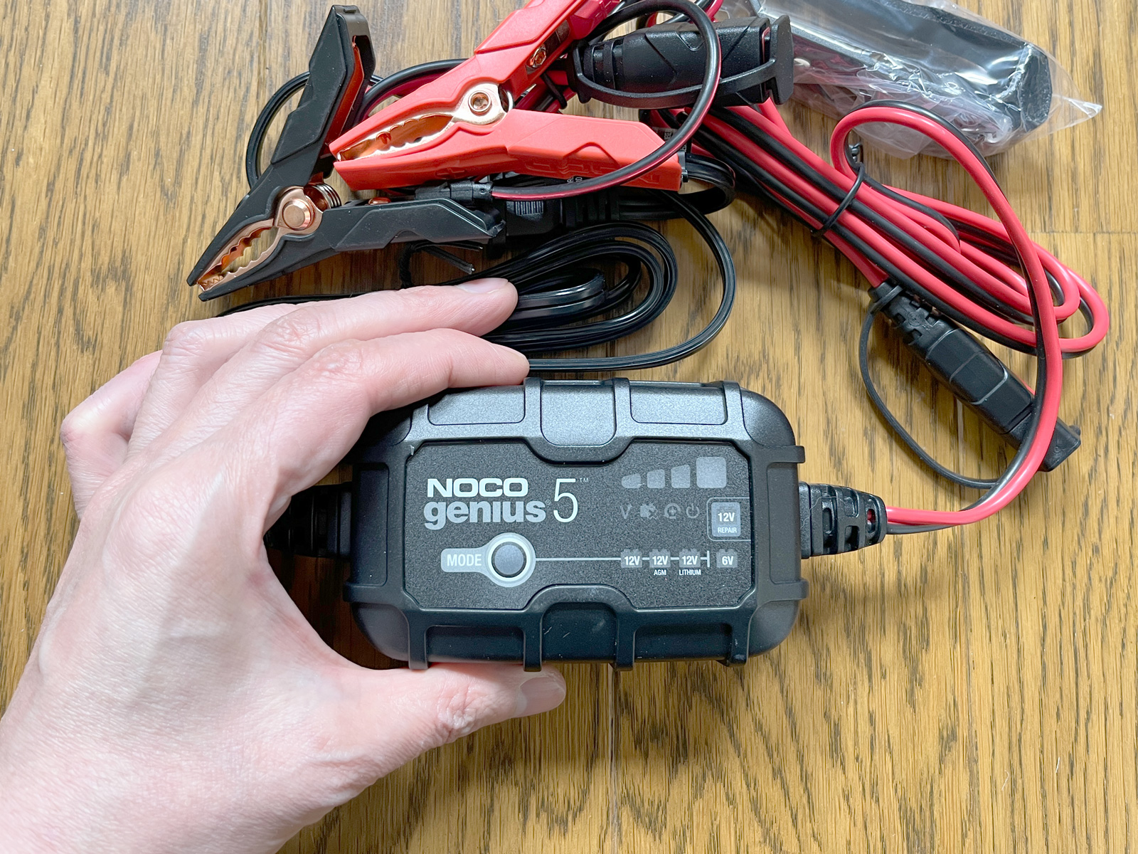 NOCO Genius5 はコンパクト高機能でコスパ抜群なバッテリーチャージャー