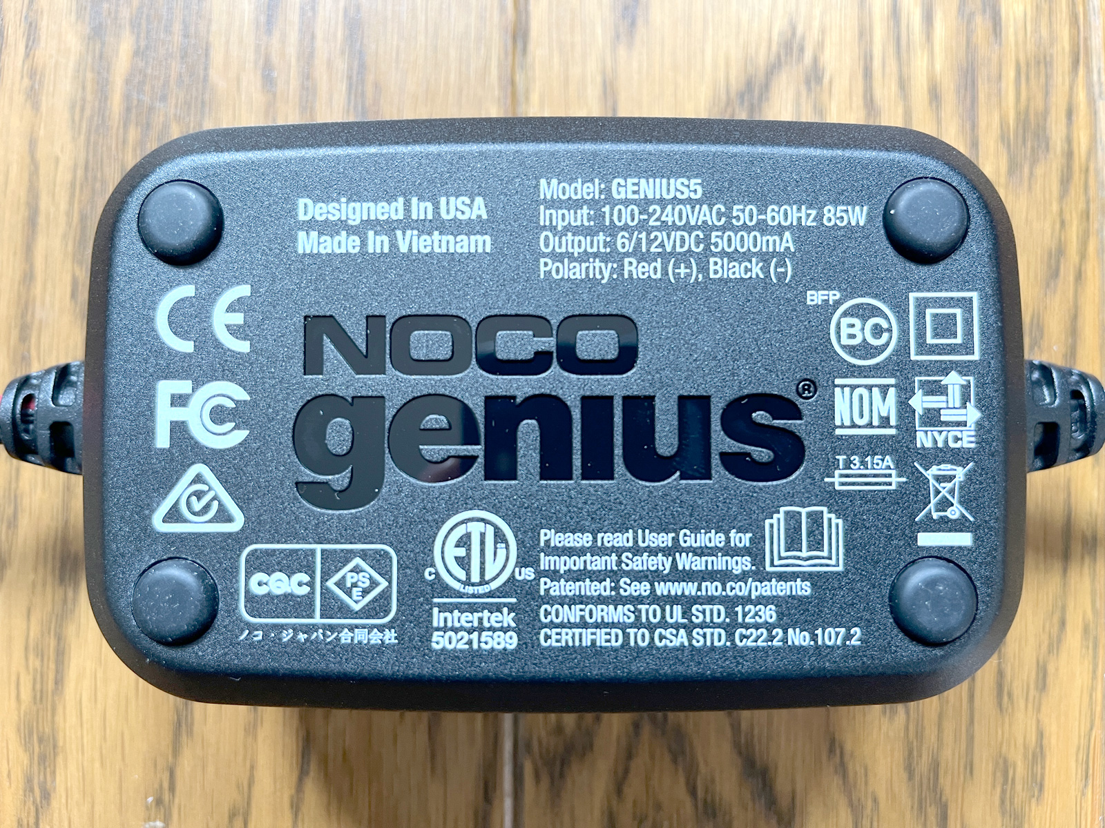 NOCO Genius5 はコンパクト高機能でコスパ抜群なバッテリーチャージャー