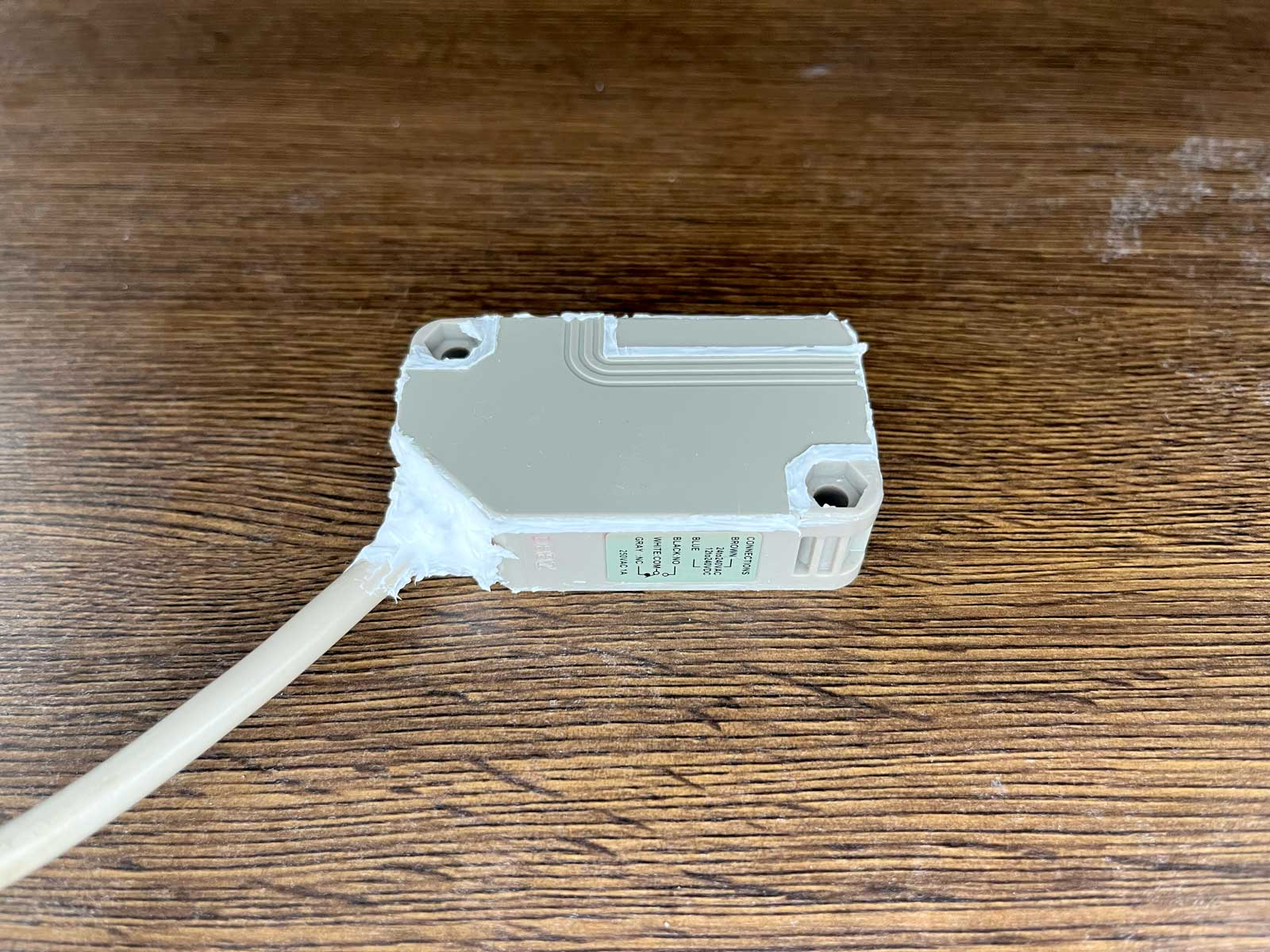 カーポート電動シャッターの光電センサー（ビームセンサー）をDIY交換